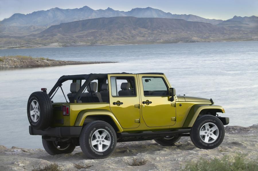  Jeep Wrangler Sahara Unlimited 2006 года  (фото 33 из 121)